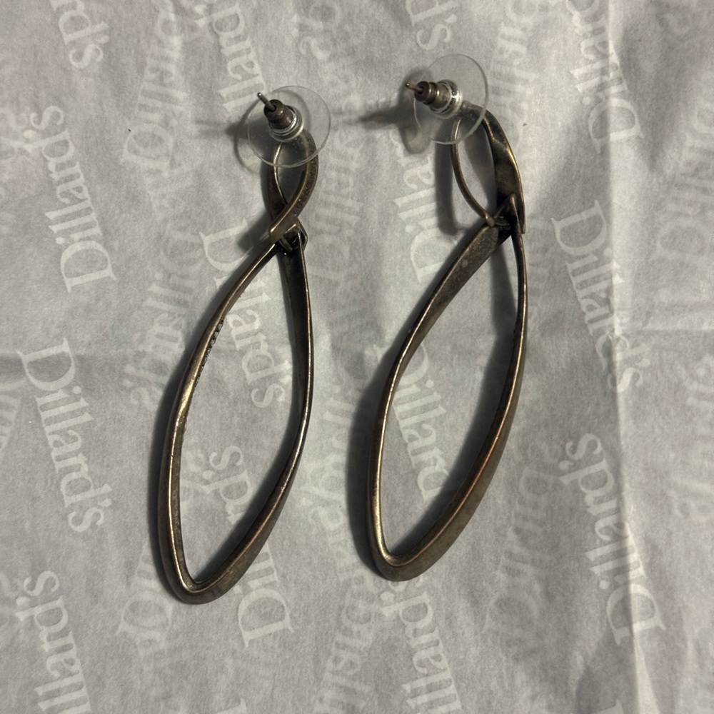 Kendra Scott Earrings - Picture 2 of 3